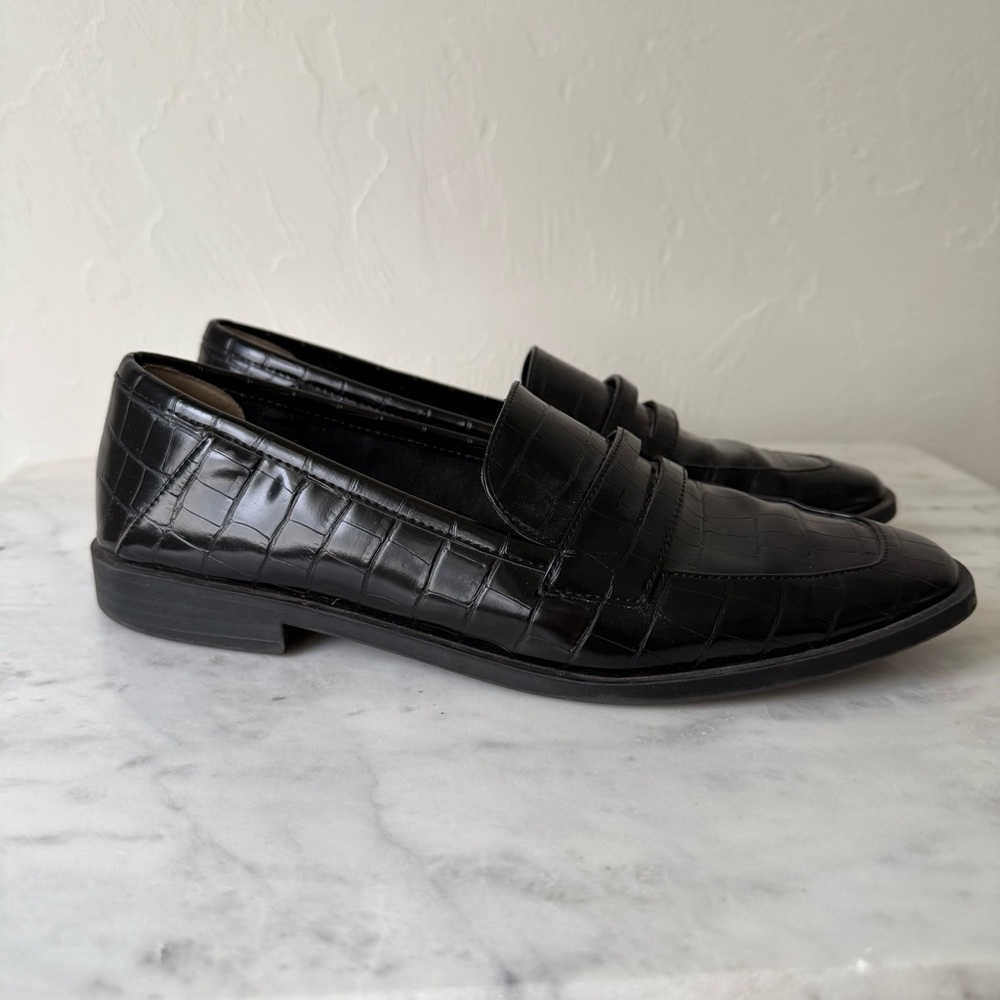 Zara Black Crocodile Embossed Loafers 39